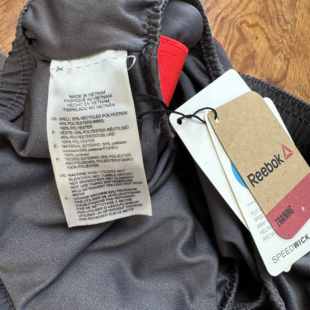 SOLD: 🏷️ NWT - Reebok Shorts - Picture 9 of 12